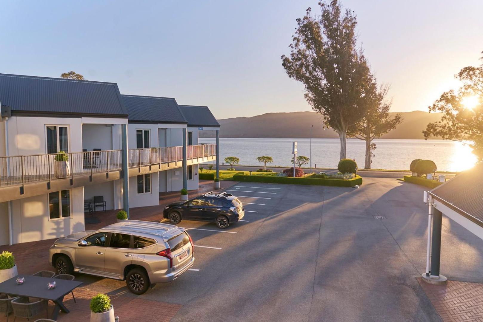 Radfords On The Lake Te Anau Bagian luar foto