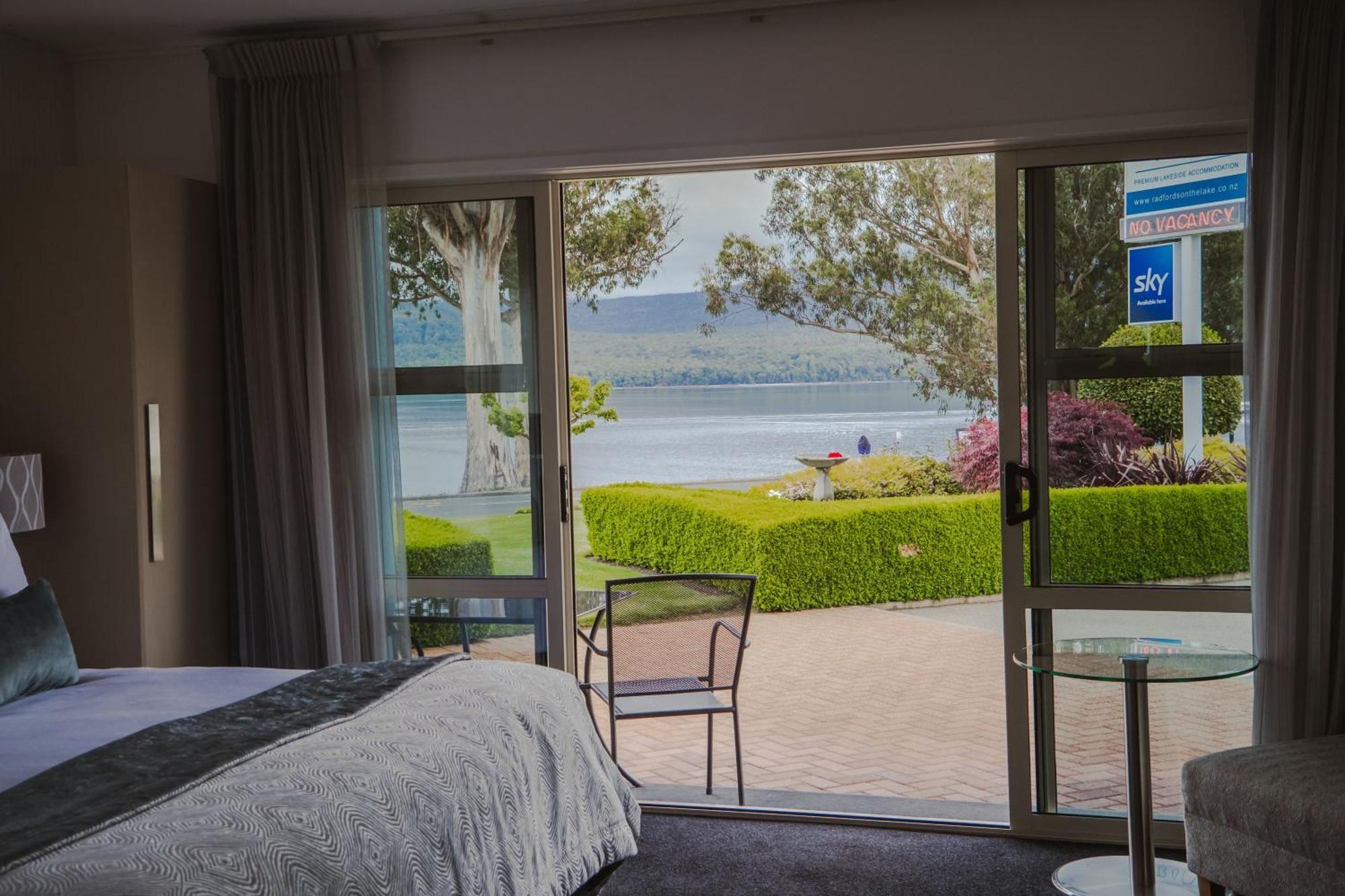 Radfords On The Lake Te Anau Bagian luar foto